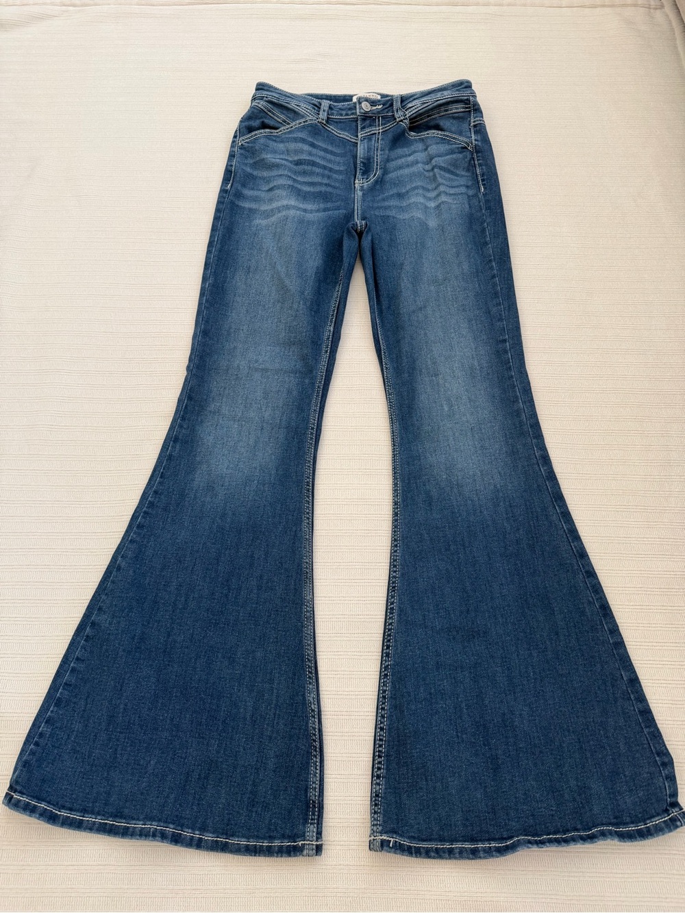 Shyanne High-Rise Super Flare Western Jeans Medium Wash Bootcut Size 31x34 BeS1
